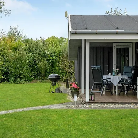 3 Bedroom Stunning In Ferienhaus Odder