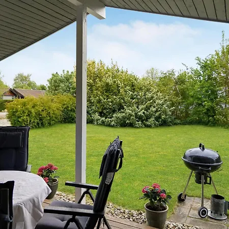 Ferienhaus 3 Bedroom Stunning In